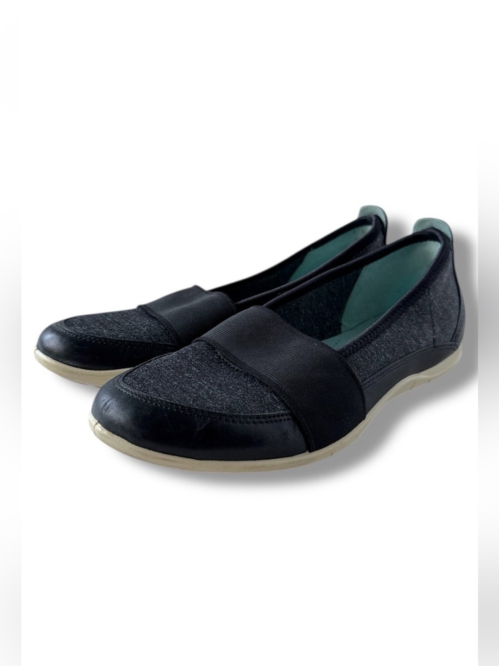 Ecco Black and Gray Bluma Ballerina Flats